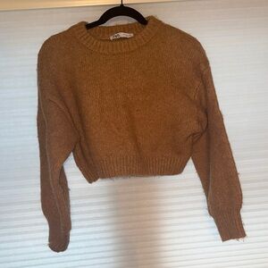 Zara Women's Cropped Tan Crew Neck Sweater